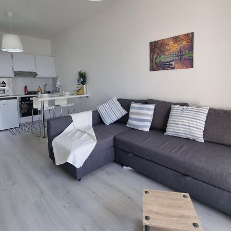 Super Modern Beachfront 1 Bedroom - Sleeps 4 ليماسول المظهر الخارجي الصورة