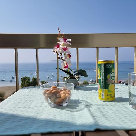 Super Modern Beachfront 1 Bedroom - Sleeps 4 ليماسول المظهر الخارجي الصورة